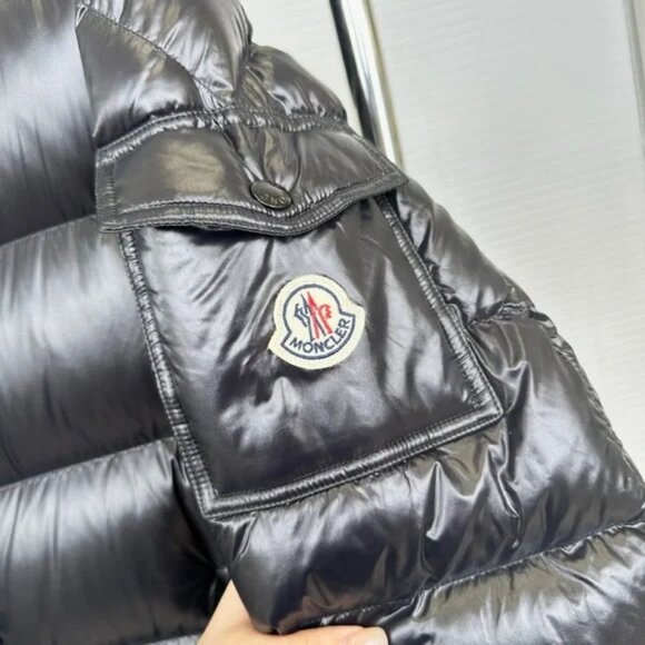 Moncler Maya short down jacket - Picture 4 of 10